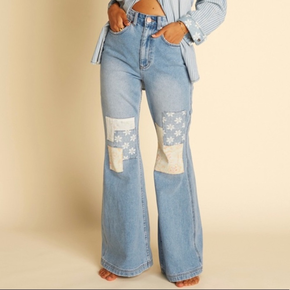 Wrangler x Billabong size 30 Flare Patch Jeans